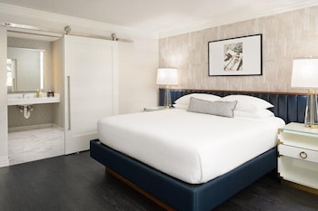 Premier King Suite with Balcony