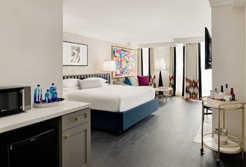 Deluxe King Suite