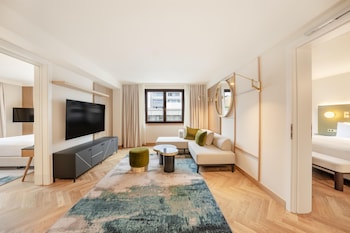 Suite, Multiple Beds, Kitchenette