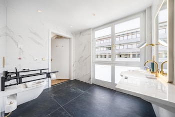 Room, 1 King Bed, Accessible, Kitchenette (Residence)