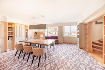 Presidential Suite, 1 Double Bed, Kitchenette