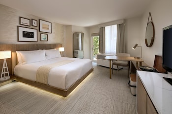 Room, 1 King Bed, Garden View