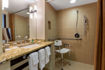 Room, 2 Queen Beds, Non Smoking, City View (Mobility/Hearing)