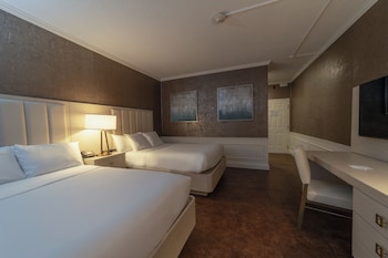 Double Room, 2 Double Beds (Pet)