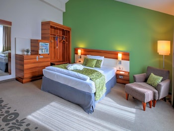 Privilege, Room, 1 Queen Bed, Balcony