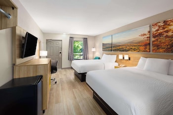 Room, 2 Queen Beds, Non Smoking