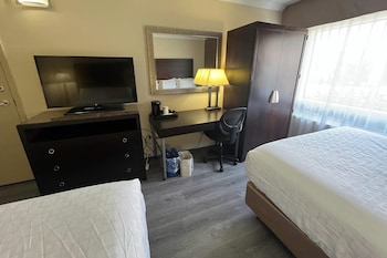 Standard Room, 2 Queen Beds, Non Smoking