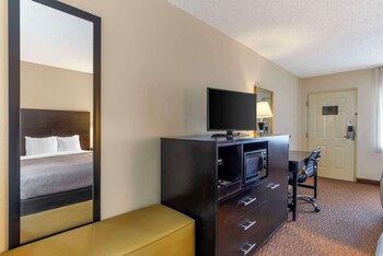 Standard Room, 2 Queen Beds, Non Smoking