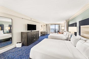 Room, 2 Queen Beds, Accessible, Bay View (Mobility & Hearing, Bathtub)