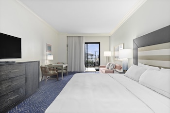 Room, 1 King Bed, Lanai, Pool View