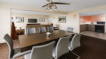 Suite, 1 Bedroom (with Living Area)