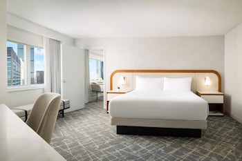 Suite, 1 King Bed (with Parlor)