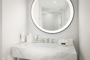 Junior Suite, 1 King Bed