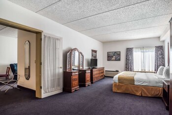 Studio Suite, 1 King Bed, Jetted Tub