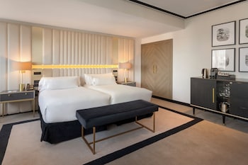Premium Room (The Level Lounge Acces)