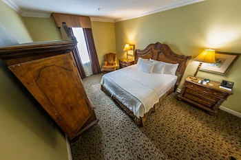 Deluxe Room, 1 King Bed, Non Smoking