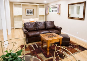 Premium Studio Suite, Kitchen, Courtyard Area