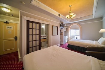 Deluxe Double Room, 2 Queen Beds, Courtyard View