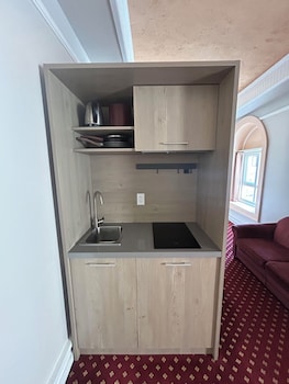Room, 1 Queen Bed, Non Smoking, Jetted Tub