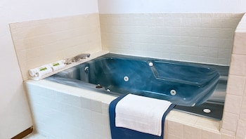 Room, 1 King Bed, Non Smoking, Jetted Tub