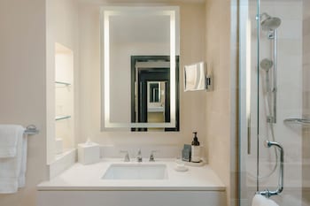 Fairmont Gold, Room, 2 Double Beds, City View