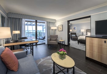 Suite, 1 Bedroom, Harbor View, Separate Living Room