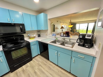 Condo, 2 Bedrooms, Kitchen