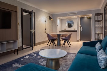 Executive Suite, 2 Double Beds, City View