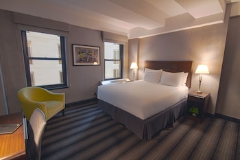 Classic 1 Queen Bed