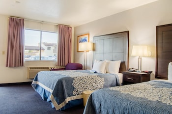Room, 2 Queen Beds, Accessible, Non Smoking