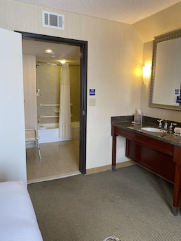 Suite, 2 Double Beds, Accessible