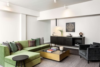 Grand Suite, 1 King Bed (Arlington)