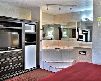 Room, 1 King Bed, Smoking, Hot Tub