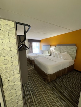 Standard Room, 2 Queen Beds, Non Smoking