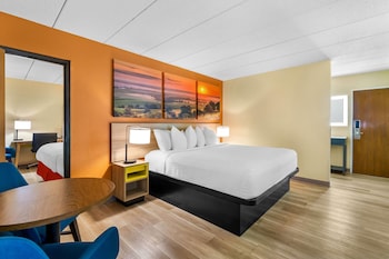 Suite, 1 Queen Bed