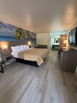 Room, 1 King Bed with Sofa bed, Non Smoking
