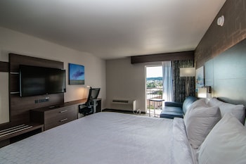 Suite, 1 King Bed, Balcony, City View