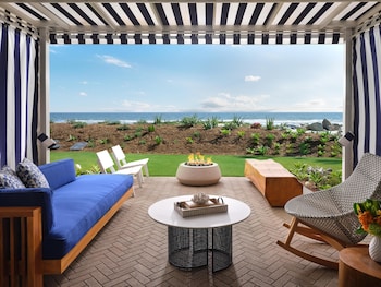 The Views Beachside Terrace Fire Pit 2 Queens