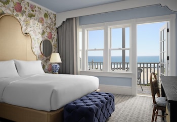 Victorian Oceanfront Balcony 1K