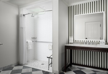 Victorian 2Q Mobility Access Roll-in Shower