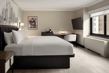 Premium Room, 1 King Bed, Corner (High Floor)