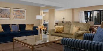 Suite, Multiple Beds, Roll-in Shower (Mobility)