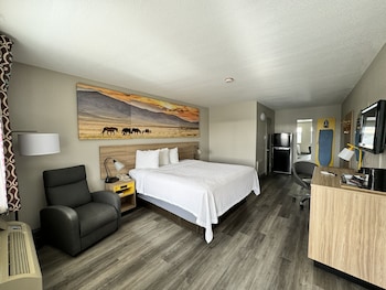 Standard Room, 1 King Bed