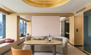 Club Suite, 1 Bedroom, Harbor View (Spa Bath, Club Access)