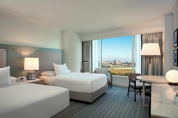Room, 2 Double Beds (Runway View)
