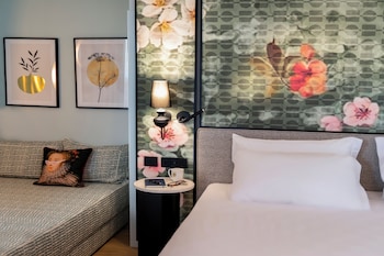 Premium Room (1 Queen, Single Sofa bed)