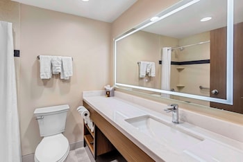 Standard Room, 1 King Bed, Non Smoking, Refrigerator & Microwave (Oversized Room)