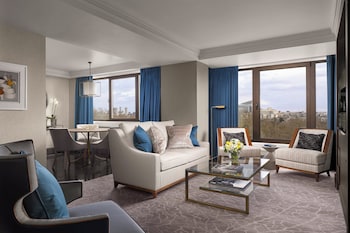 Suite (Prestige)