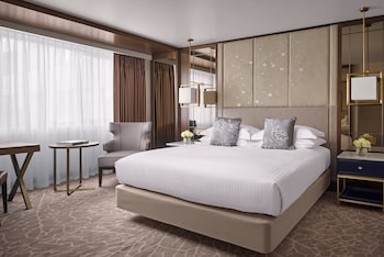 Classic Room, 1 King Bed (Mayfair Floor)