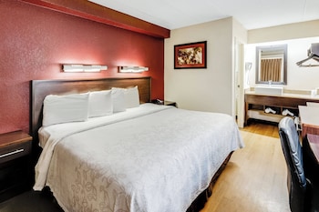 Deluxe Room, 1 King Bed (Smoke Free)